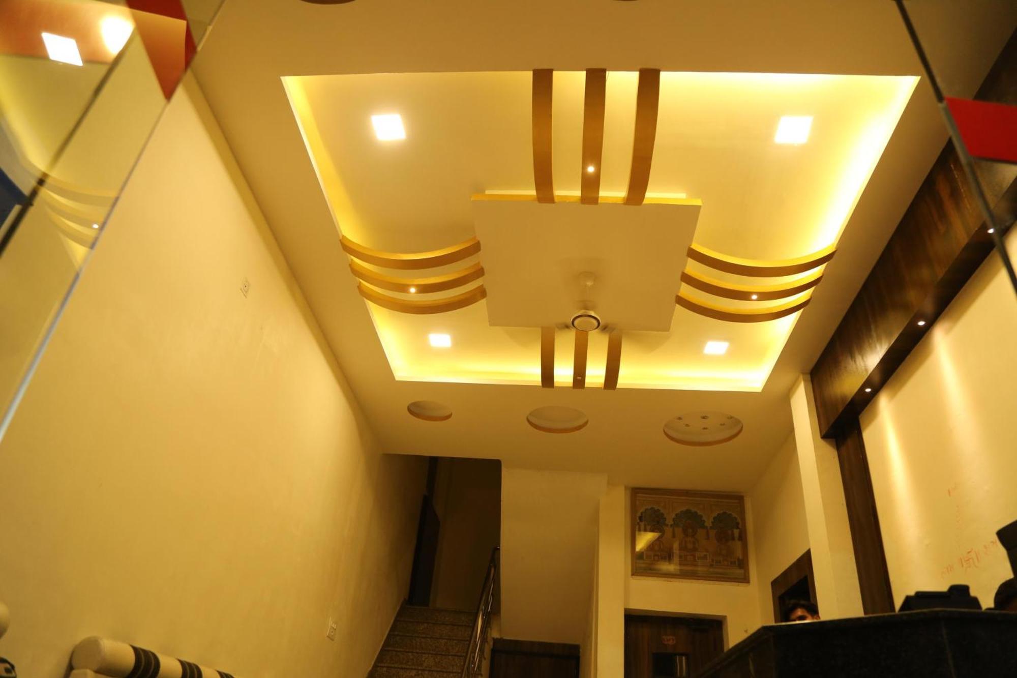 Hotel Krishna Palace Udajpur Exteriér fotografie